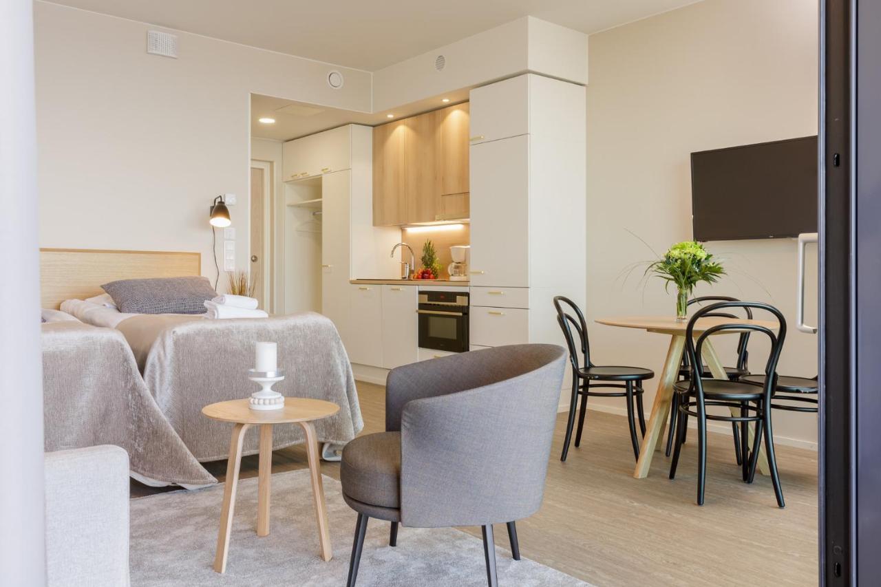 Marina Chalets Studios By Hiekka Booking - Sisaeltaeae Liinavaatteet Ja Loppusiivouksen Kalajoki Szoba fotó