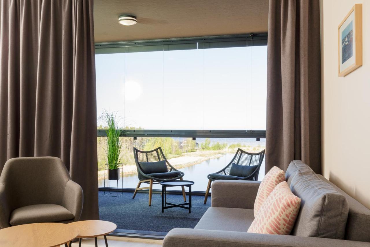 Marina Chalets Studios By Hiekka Booking - Sisaeltaeae Liinavaatteet Ja Loppusiivouksen Kalajoki Szoba fotó